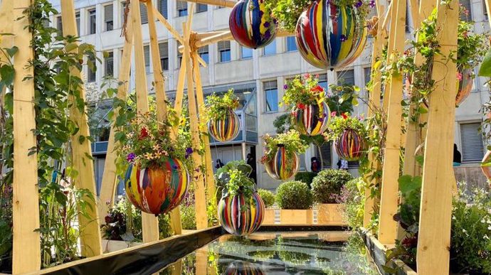 … et «Dans ce jardin il y a à voir et à manger», réalisé place du Général de Gaulle.